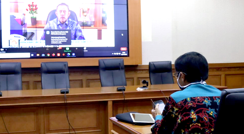 Sosialisasi Aplikasi SIPLah, Untuk Efisien Dan Akuntabel Pemanfaatan Dana Sekolah Sosialisasi Aplikasi SIPLah, Untuk Efisien Dan Akuntabel Pemanfaatan Dana Sekolah